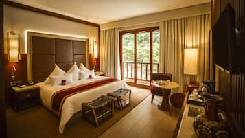 Deluxe-Zimmer, 1 King-Bett, Flussblick | Allergikerbettwaren, Daunenbettdecken, Minibar, Zimmersafe