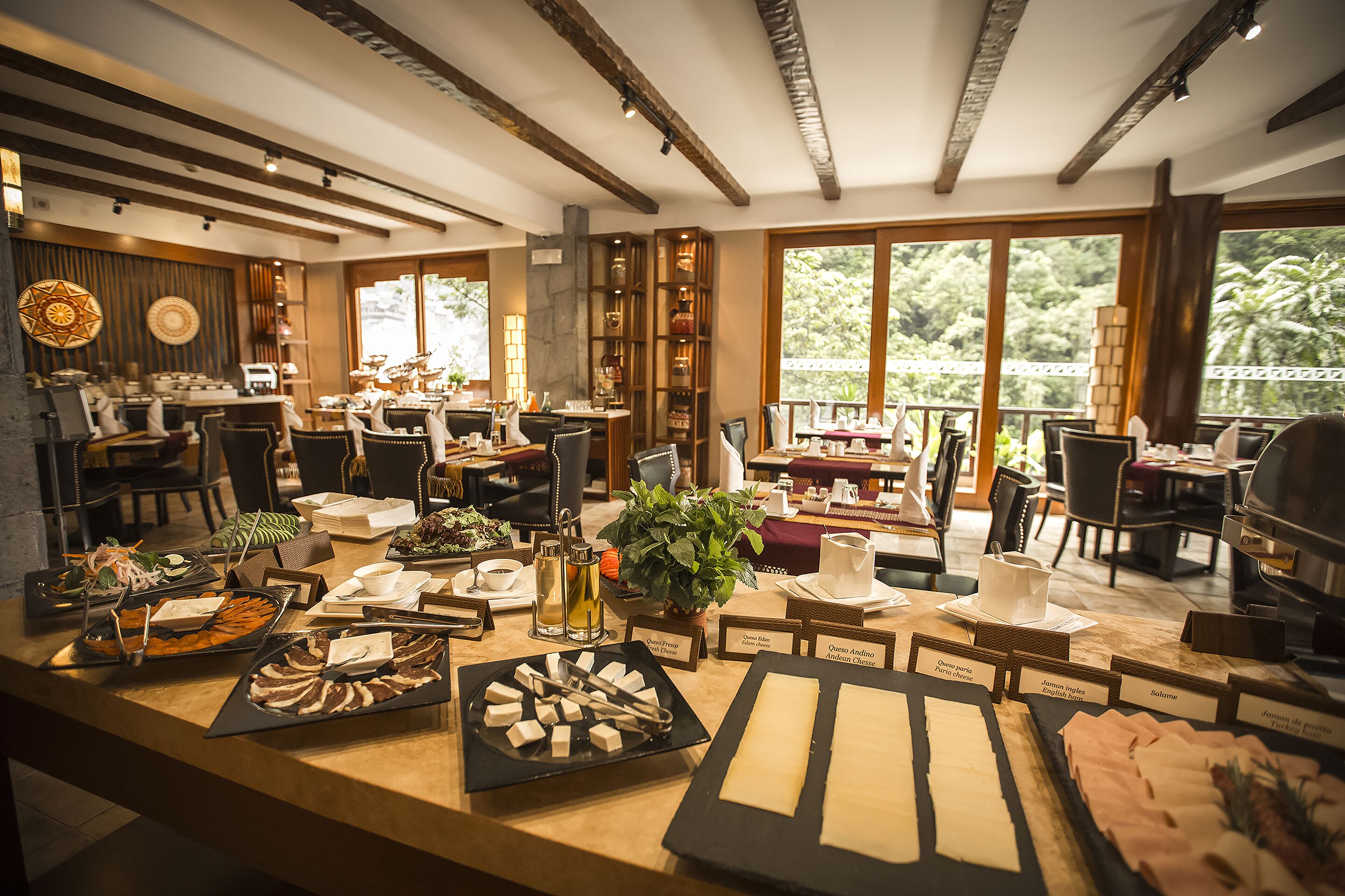 daily buffet breakfast (pen 90 per person)