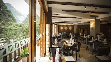 Breakfast, lunch, dinner served; Peruvian cuisine, garden views
