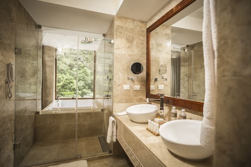 Junior Suite, 1 King Bed, River View | Bathroom