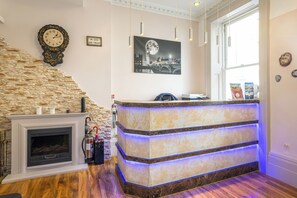 Reception - Linden House Hotel (London)