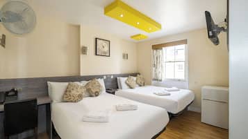 Quadruple Room | Desk, iron/ironing board, free cots/infant beds, free WiFi