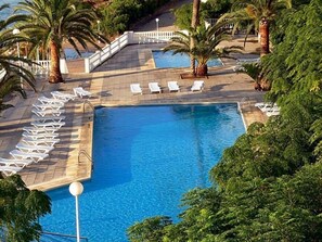 Outdoor pool - Hotel Carlos III (Alcanar)