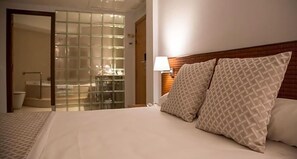 Desk, free cribs/infant beds, free WiFi - Hotel Carlos III (Alcanar)