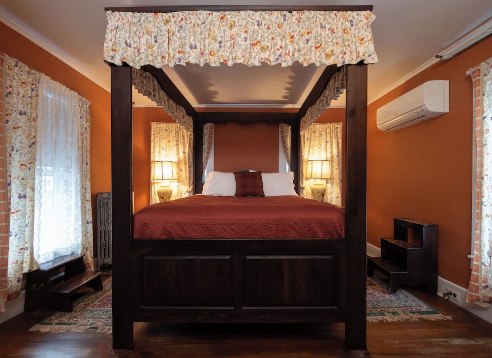 Monadnock Inn by null