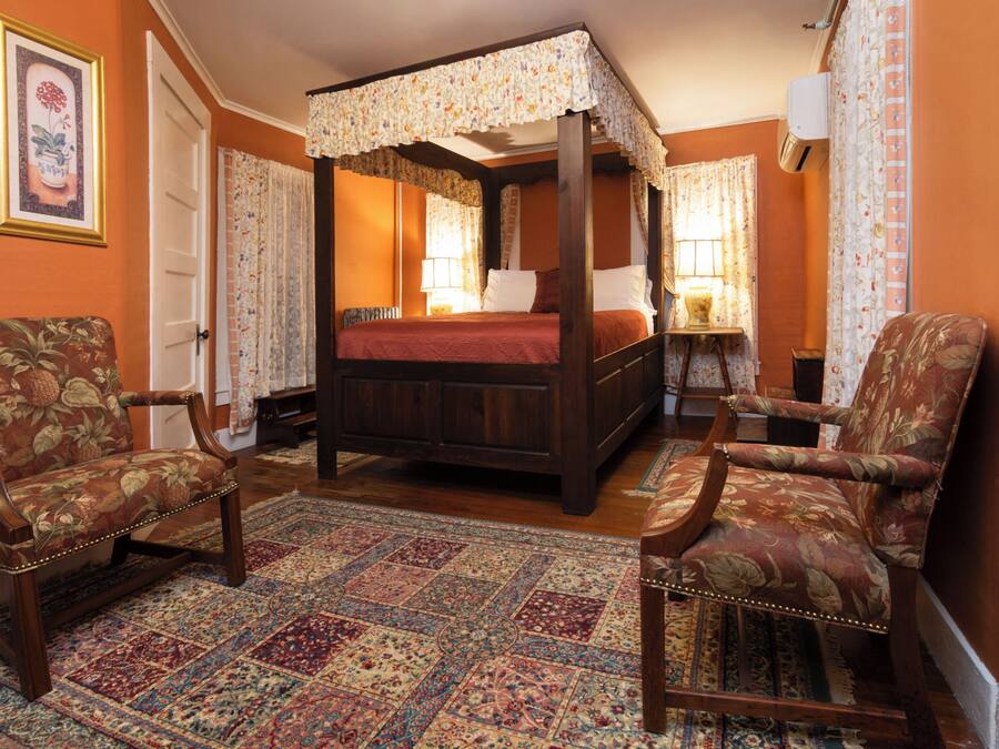 Standard Triple Room, Ensuite (Sally Room-205) | Free WiFi, bed sheets