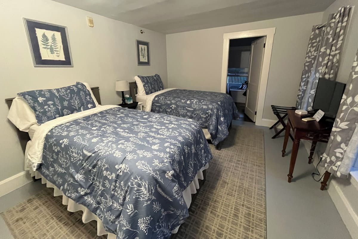 comfort room, jerry room 202 | WiFi (free), bed sheets