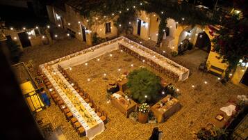 Lunch and dinner served, local cuisine