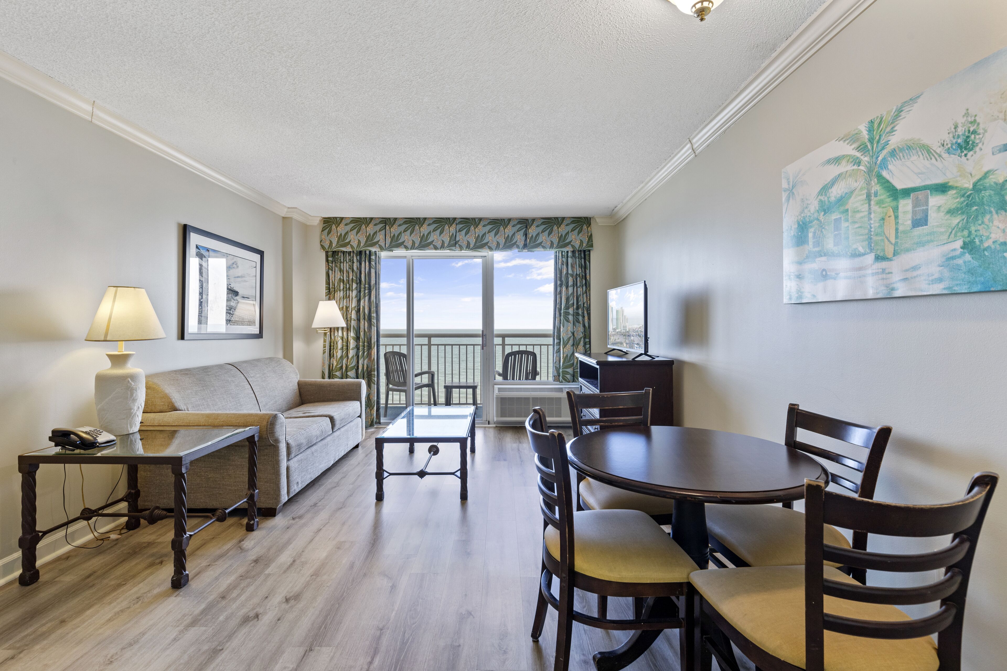 Rom – basic, 1 soverom, havutsikt | Oppholdsområde | TV