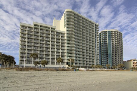 Sandy Beach Oceanfront Resort - Image 14