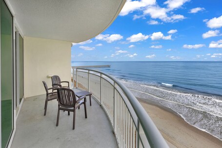 Sandy Beach Oceanfront Resort - Image 3