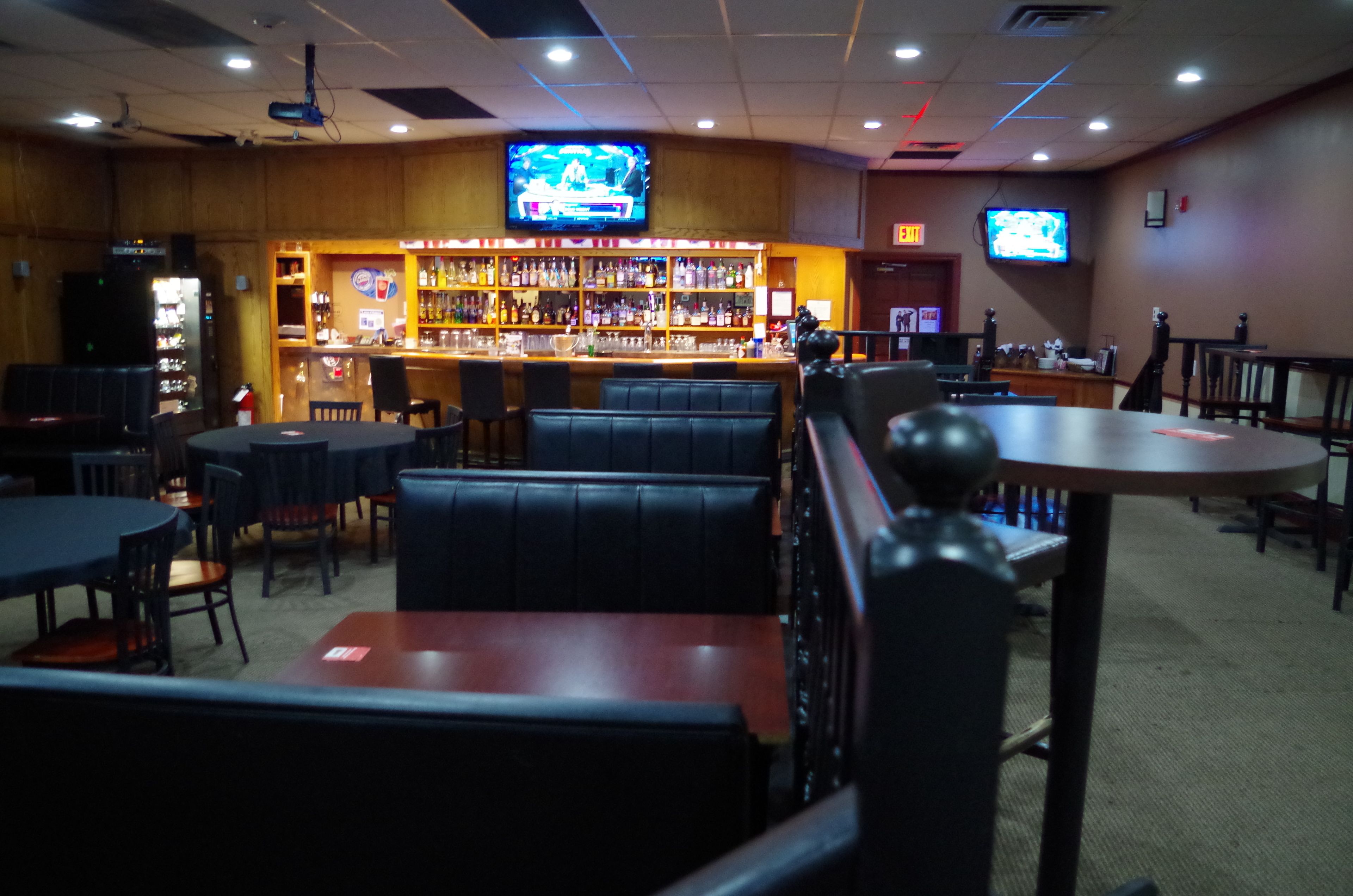 Serves dinner and happy hour