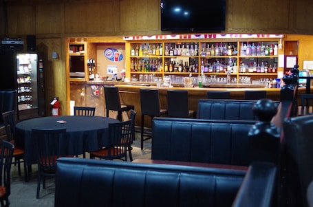 Se sirven cenas y happy hour