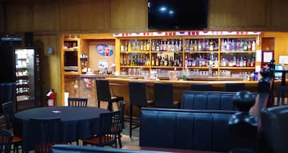 Causeway Bay Hotel Sparwood