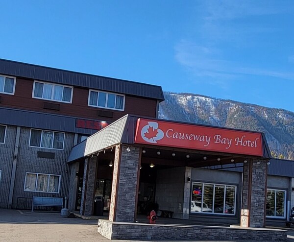Causeway Bay Hotel Sparwood - Sparwood