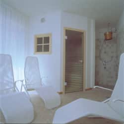 Sauna, rawatan badan, rawatan muka, bilik urut/rawatan
