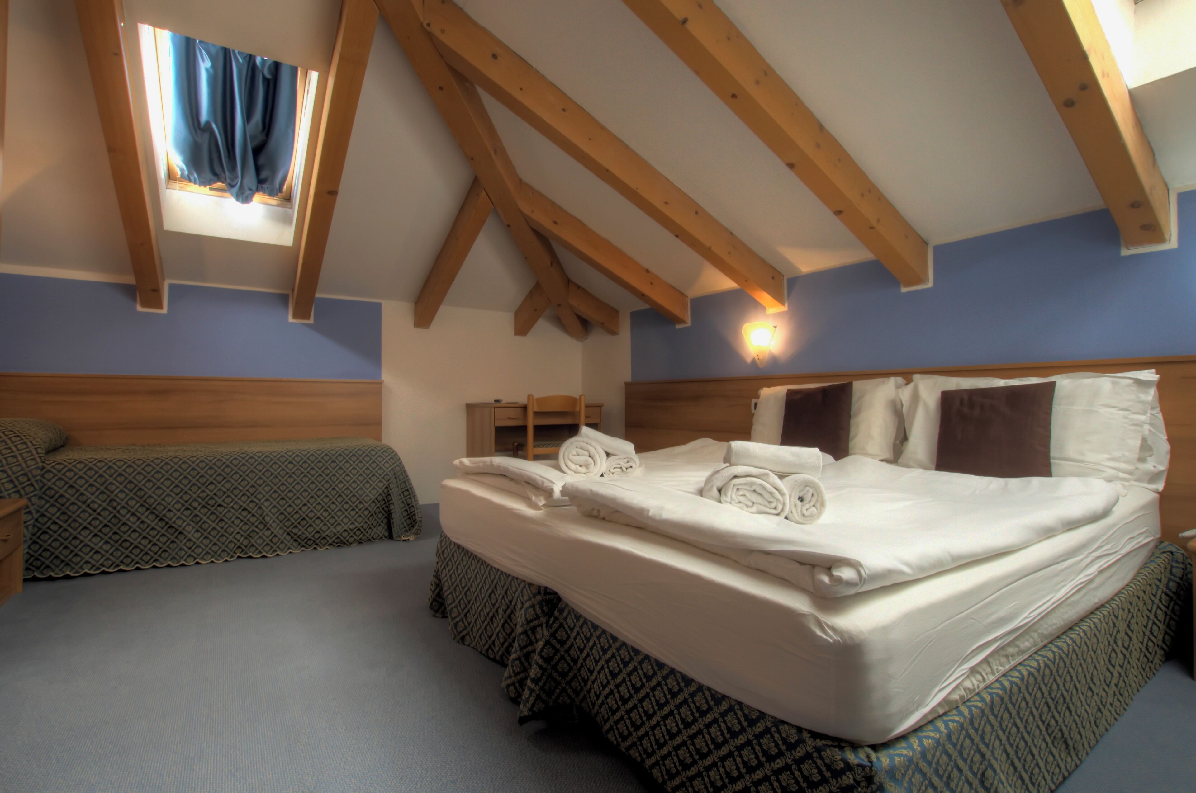 triple room | down duvets, in-room safe, desk, laptop workspace