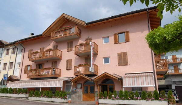 Hotel Alle Piramidi - Baselga di Piné