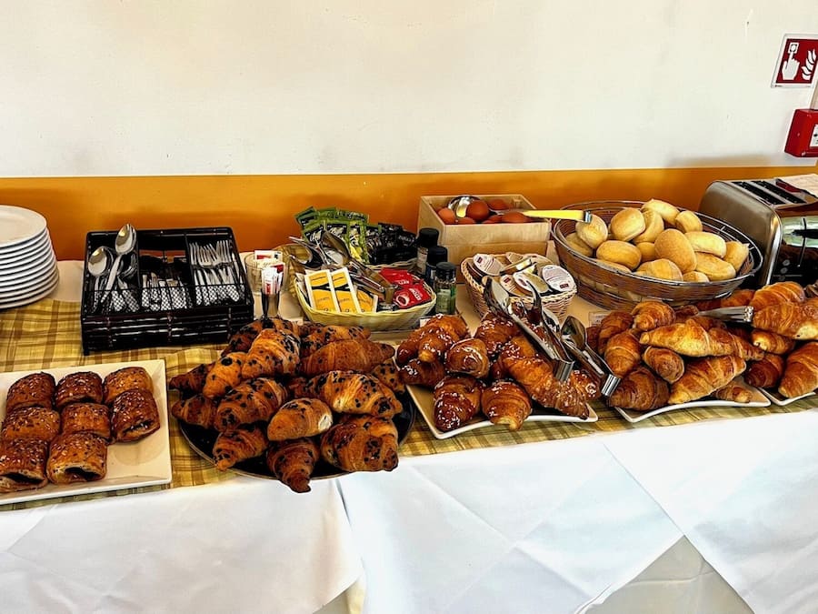 Desayuno buffet (con cargo)