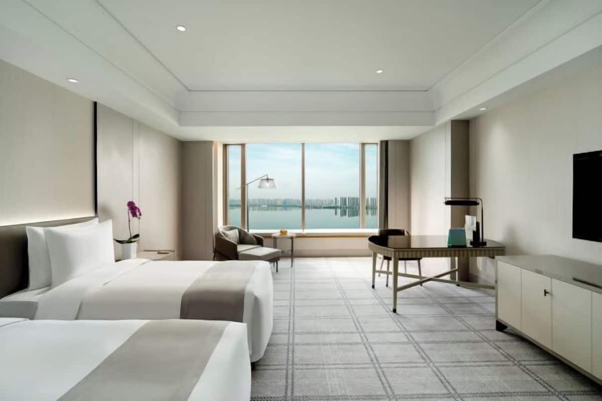 Down comforters, free minibar items, in-room safe