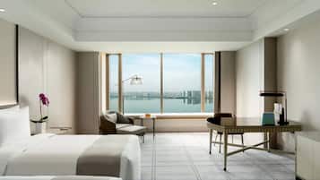 Twin Room, Lake View (Premier Deluxe Lake View Room) | Down comforters, free minibar items, in-room safe