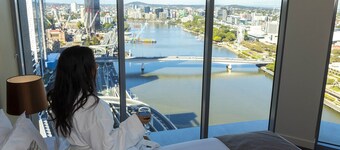 Evolution Apartments