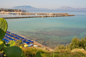 Private beach, sun-loungers, beach umbrellas