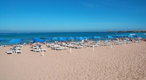 Private beach, sun-loungers, beach umbrellas -  VOI Florio Resort (Cinisi)