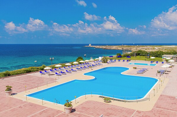 Outdoor pool, pool loungers