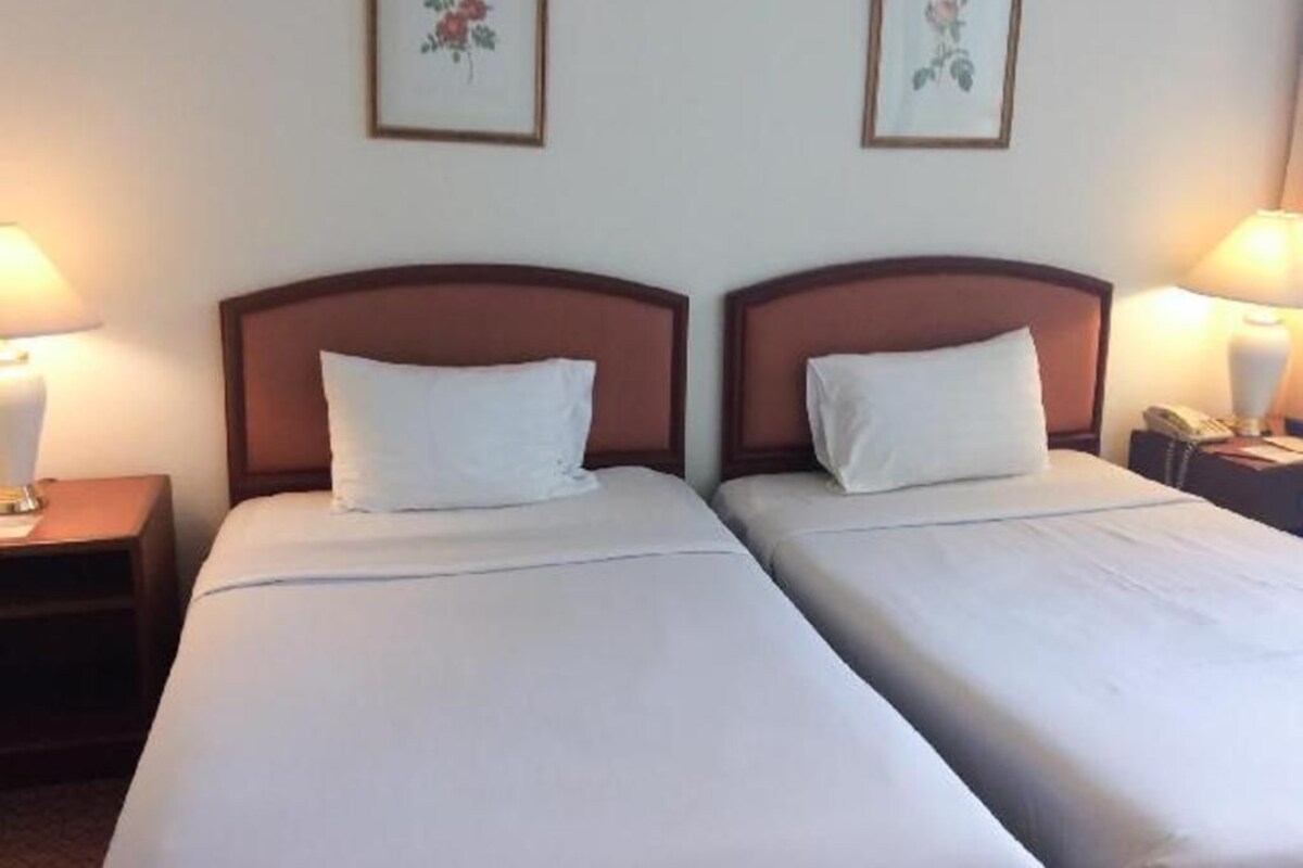 1 bedroom, minibar, desk, laptop workspace