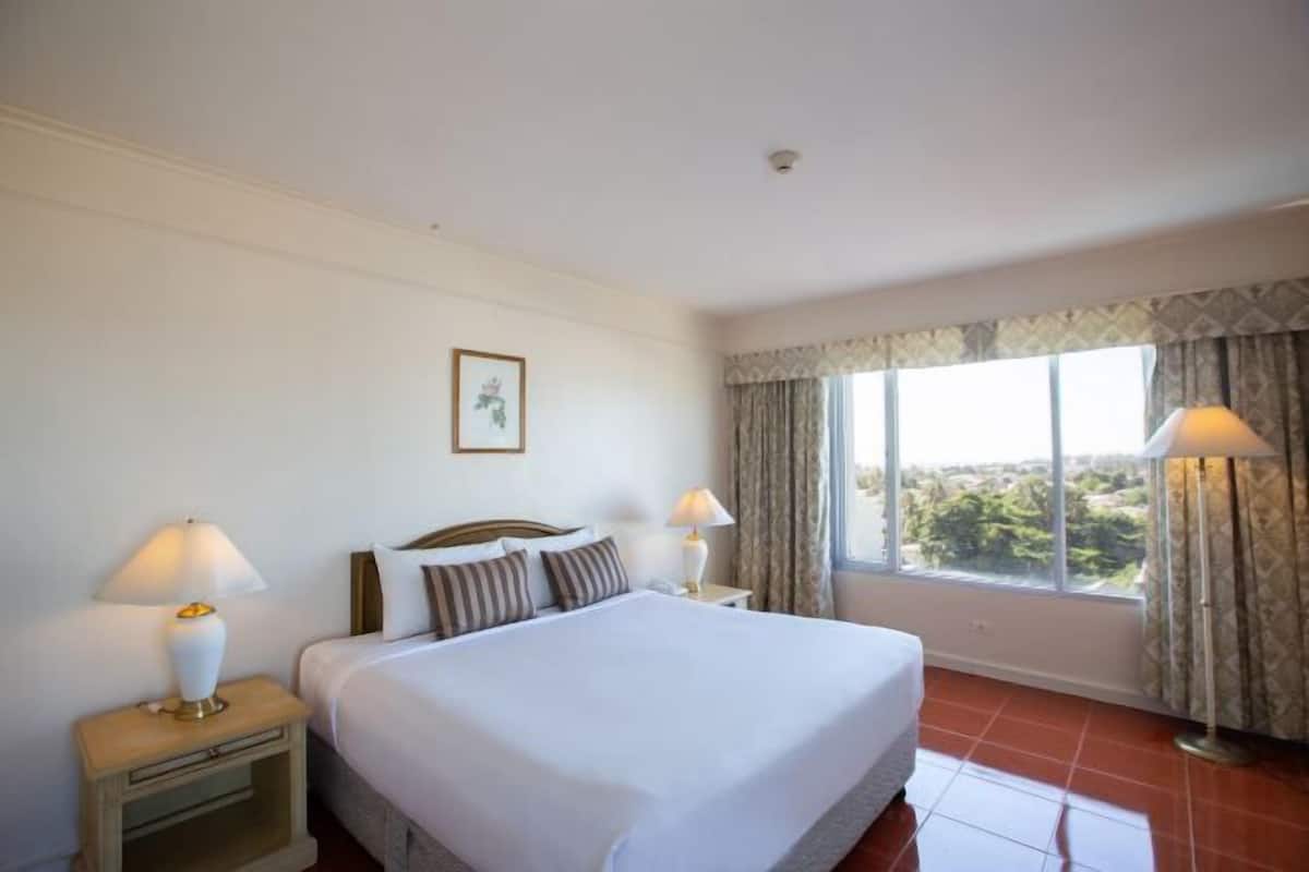 1 bedroom, minibar, desk, blackout curtains