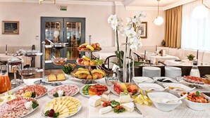 Daily buffet breakfast for a fee - Hotel Juliane (Merano)