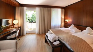 Double or Twin Room, Balcony (East side) | Hypo-allergenic bedding, minibar, in-room safe, soundproofing - Hotel Juliane (Merano)