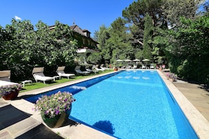 Indoor pool, outdoor pool