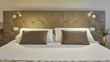 Deluxe Double Room (1° floor) | Egyptian cotton sheets, premium bedding, down duvets