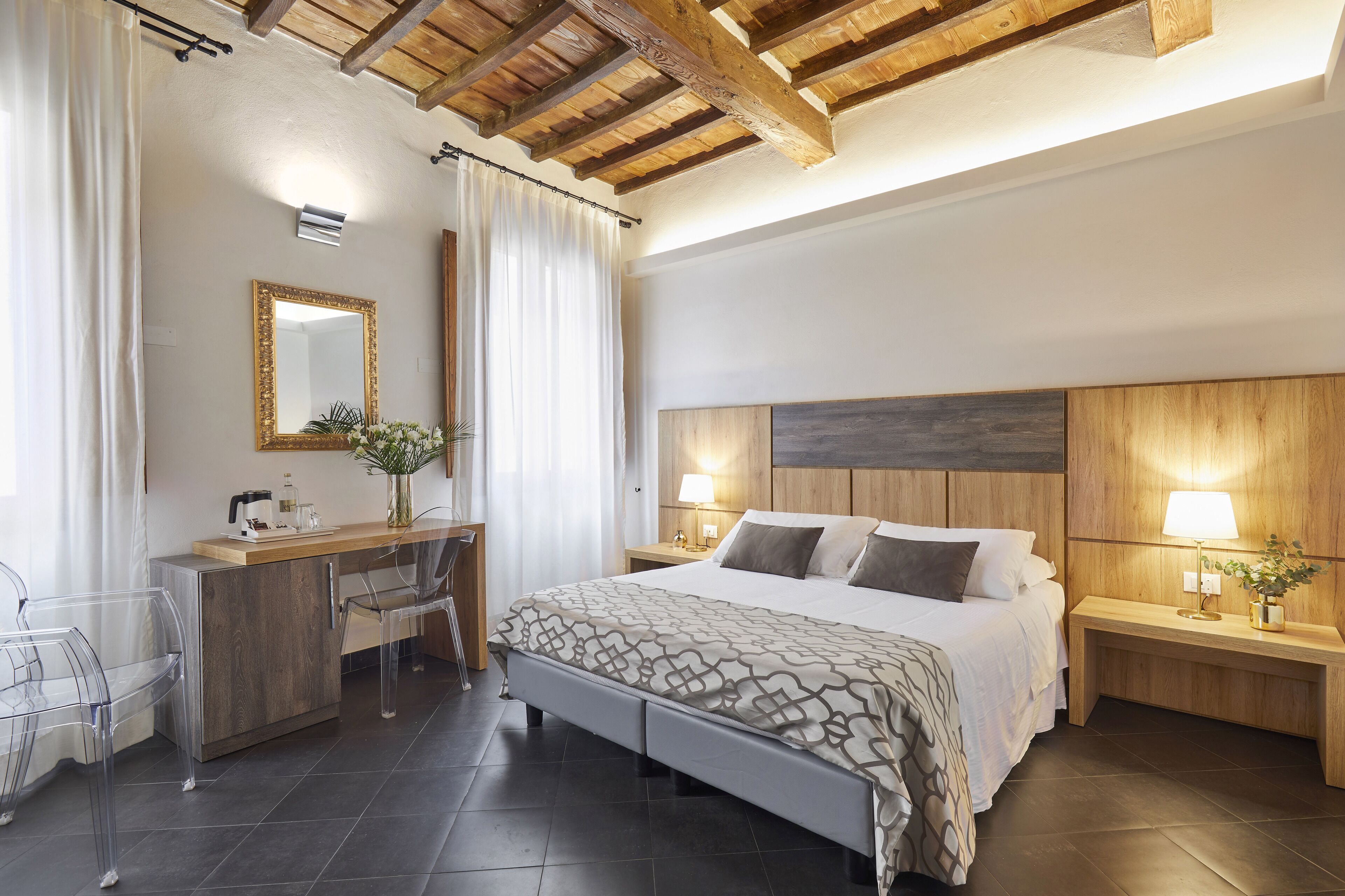 Deluxe Double Room (1° floor) | Egyptian cotton sheets, premium bedding, down duvets