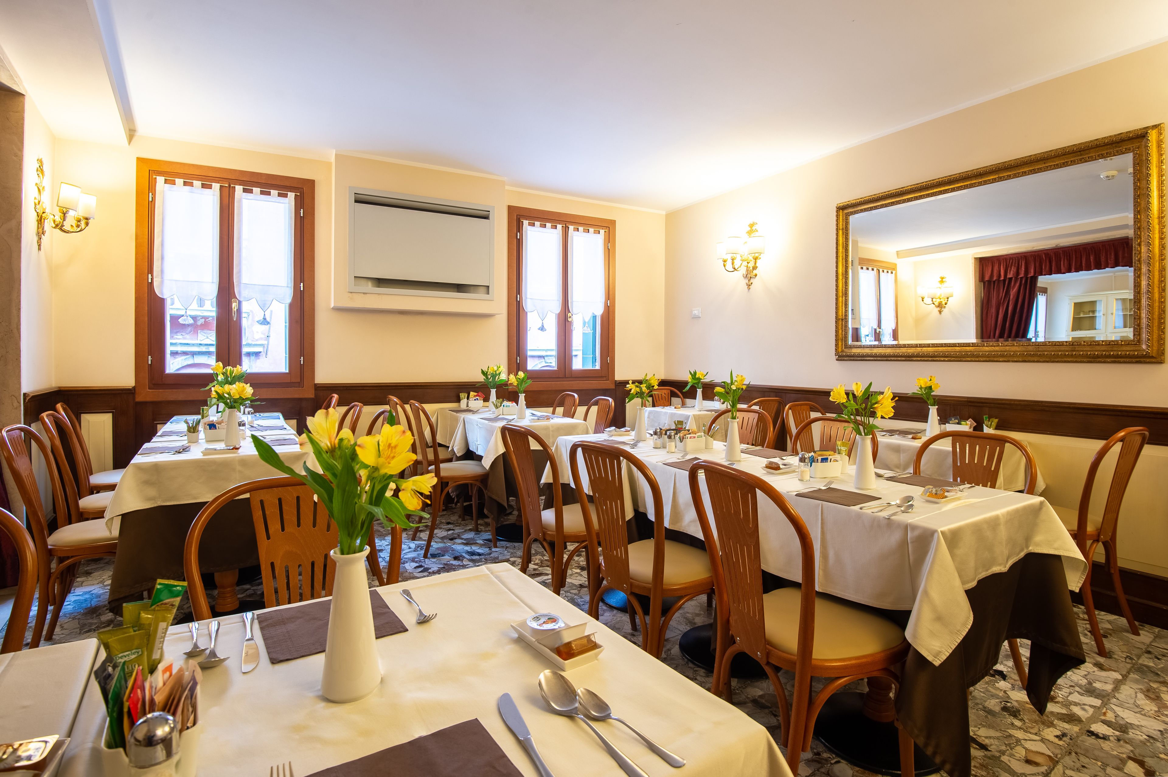 daily buffet breakfast (eur 20 per person)