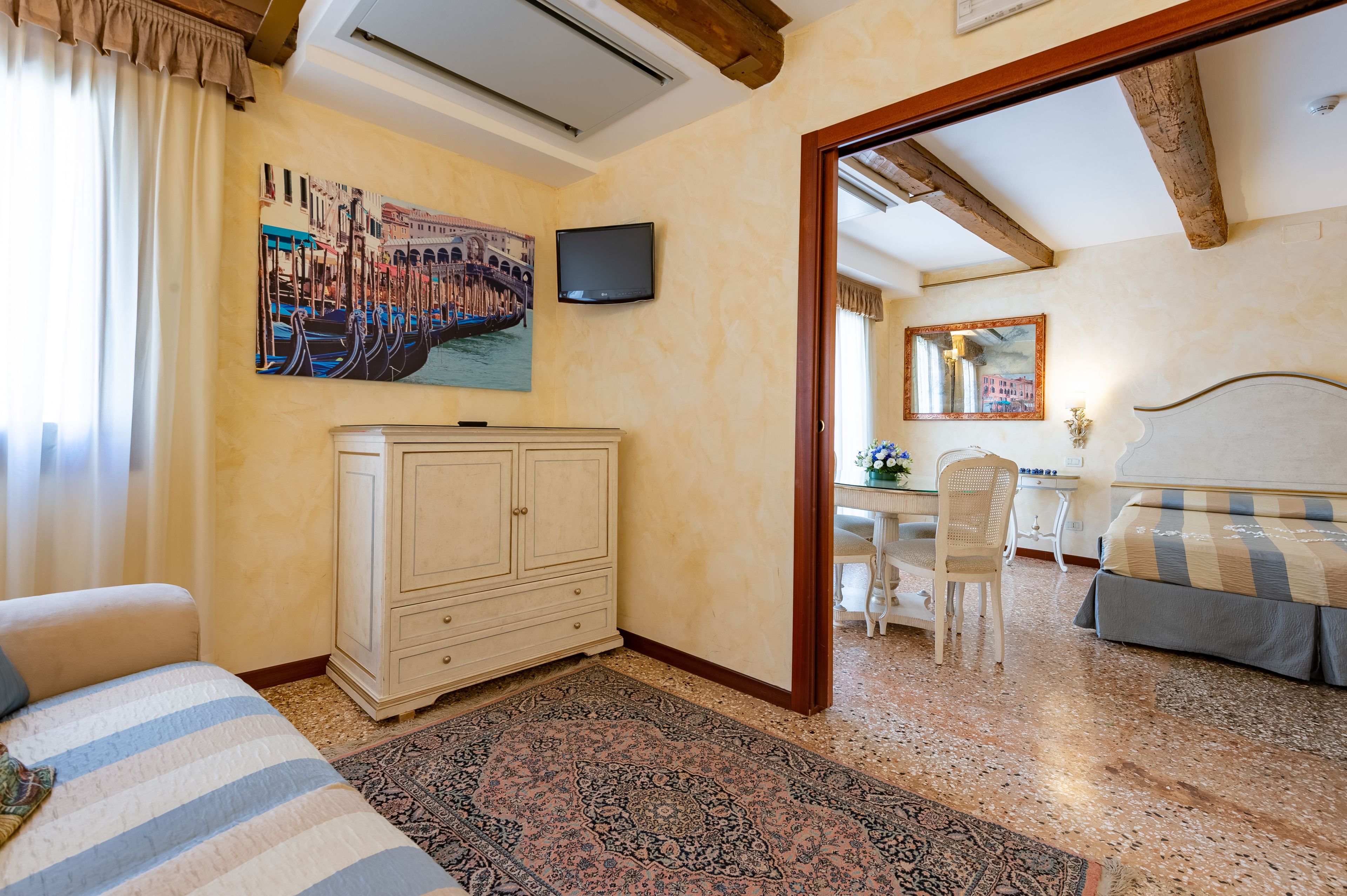 suite, canal view | premium bedding, in-room safe, desk, soundproofing