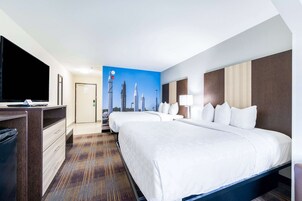 套房, 多张床, 无烟房 | 办公桌、遮光窗帘、熨斗/熨衣板、免费 WiFi