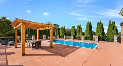 Clarion Pointe Madison Huntsville