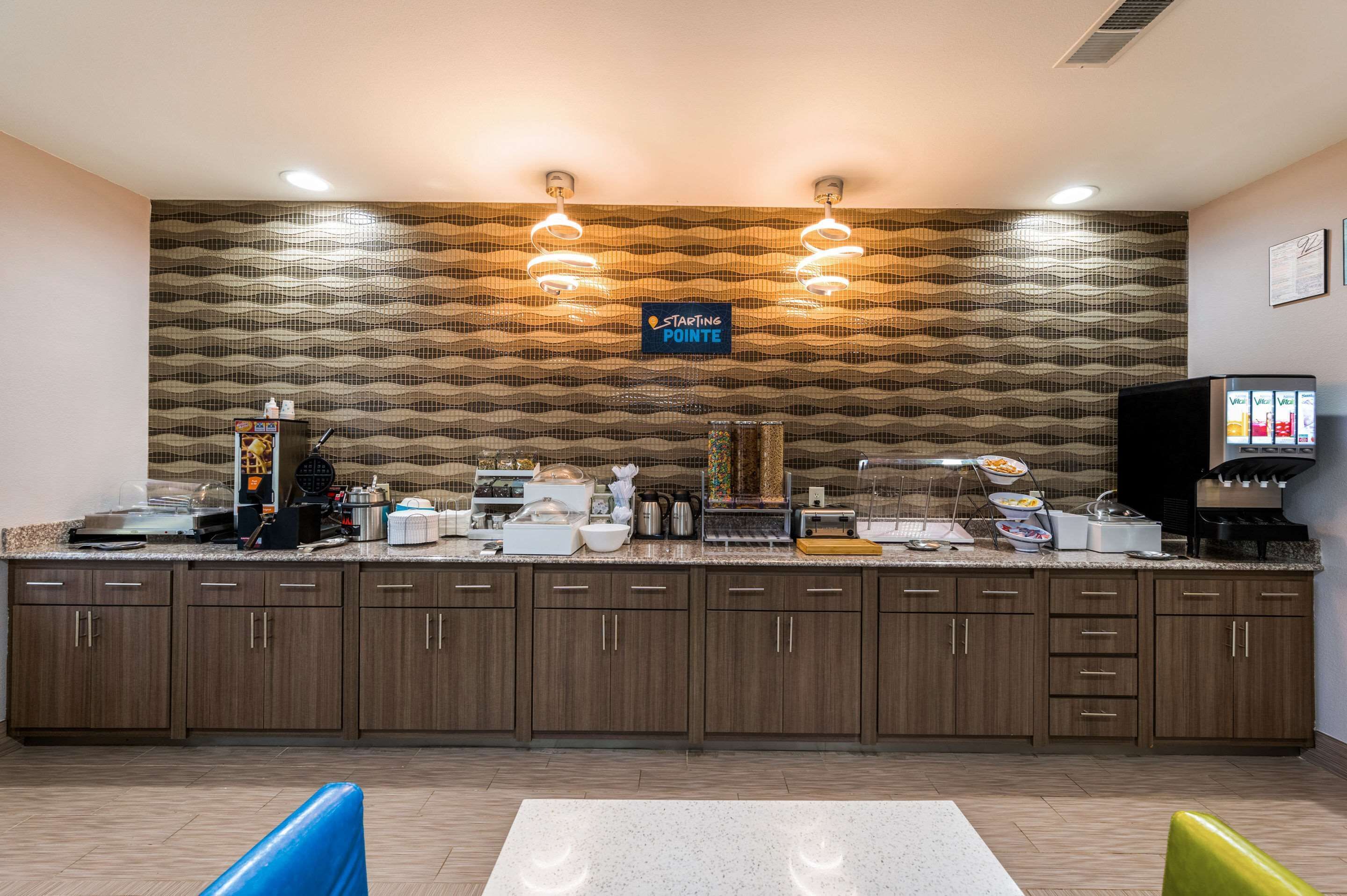 free daily continental breakfast