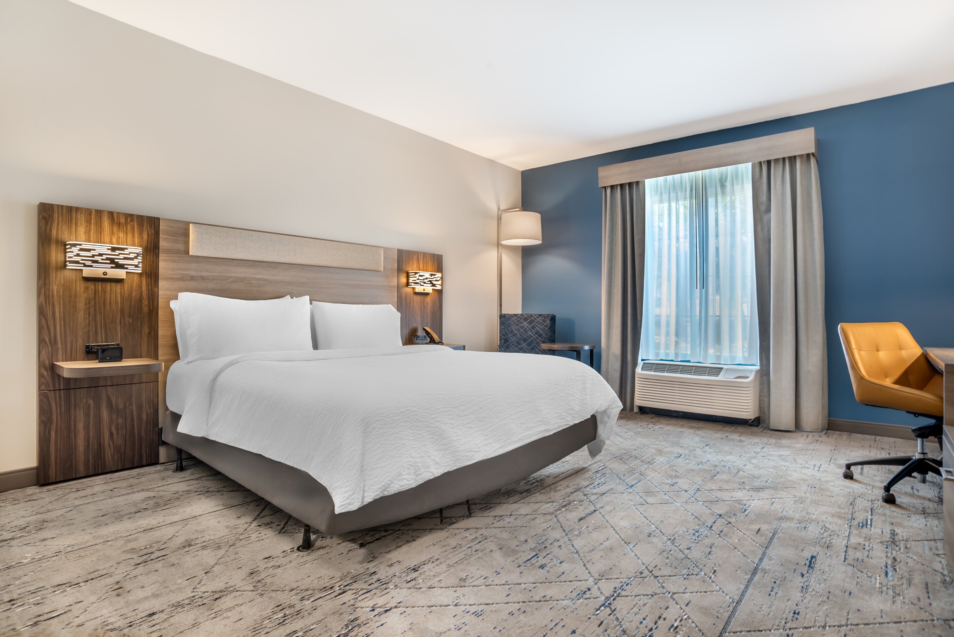 Standard Room, 1 King Bed, Accessible (Mobility Roll-In Shower) | Desk, laptop workspace, blackout curtains, iron/ironing board