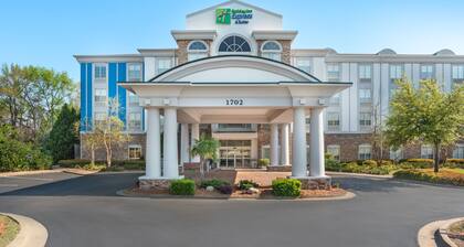 Holiday Inn Express Hotel & Suites Phenix City - Columbus by IHG