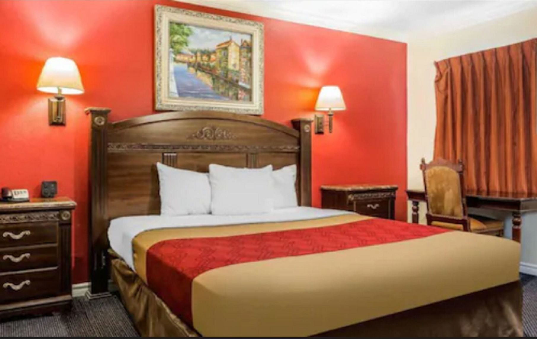 Premium bedding, desk, free cots/infant beds, rollaway beds