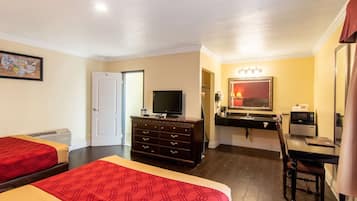 标准房, 2 张大床, 无烟房 | 高档床上用品、办公桌、免费婴儿床、折叠床/加床(额外收费)