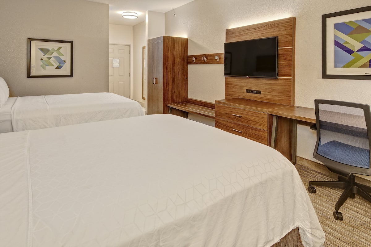 in-room safe, iron/ironing board, free cots/infant beds, rollaway beds