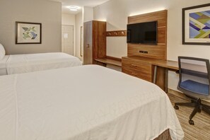 In-room safe, iron/ironing board, free cots/infant beds, rollaway beds - Holiday Inn Express Hotel & Suites Clarksville by IHG (Clarksville)