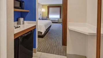 Standard Room, 1 King Bed