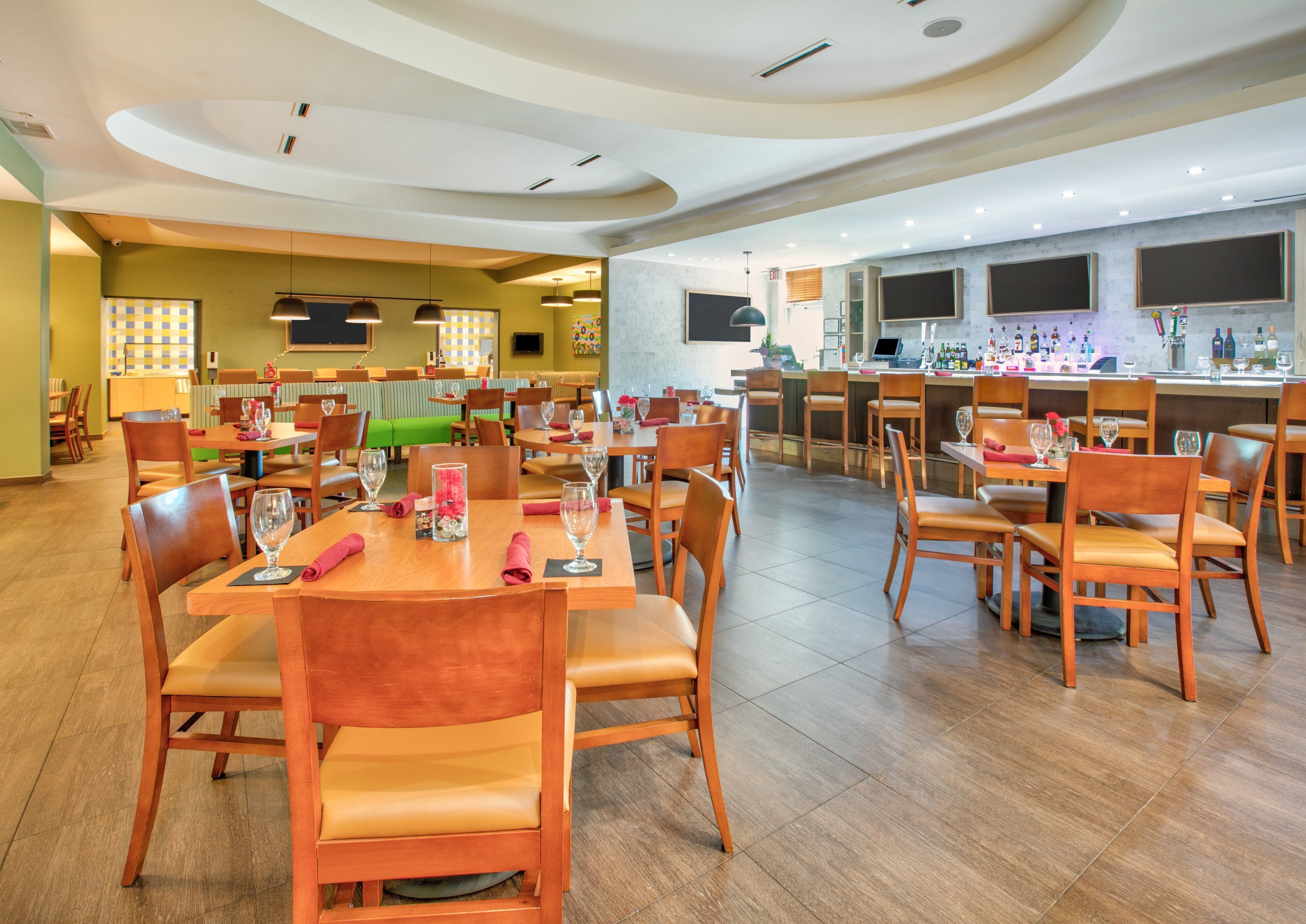 breakfast, lunch and dinner served