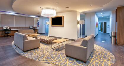 Holiday Inn DFW South by IHG